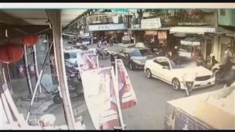 他和闆娘債務喬不攏　竟撂棒球隊砸店