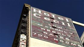 洛杉磯塞西爾飯店轉型為平價住宅位在洛杉磯市中心的塞西爾飯店（Cecil Hotel）近日宣告轉型為平價住宅，出租給中低收入戶。中央社記者林宏翰洛杉磯攝  110年12月17日