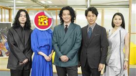  「國民老婆」新垣結衣（左二）婚後首度現身。（圖／翻攝自鎌倉殿の13人官方推特）