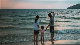 爸爸幫女兒取名太溫柔，老師不想叫，爸爸媽媽女兒 (圖/PIXABAY)