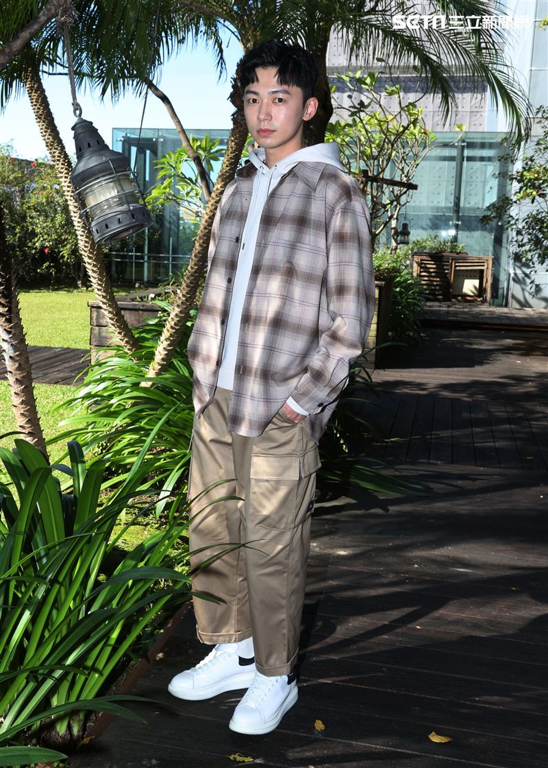 「屋簷下」陳玹宇三立新聞網專訪。（記者邱榮吉/攝影）