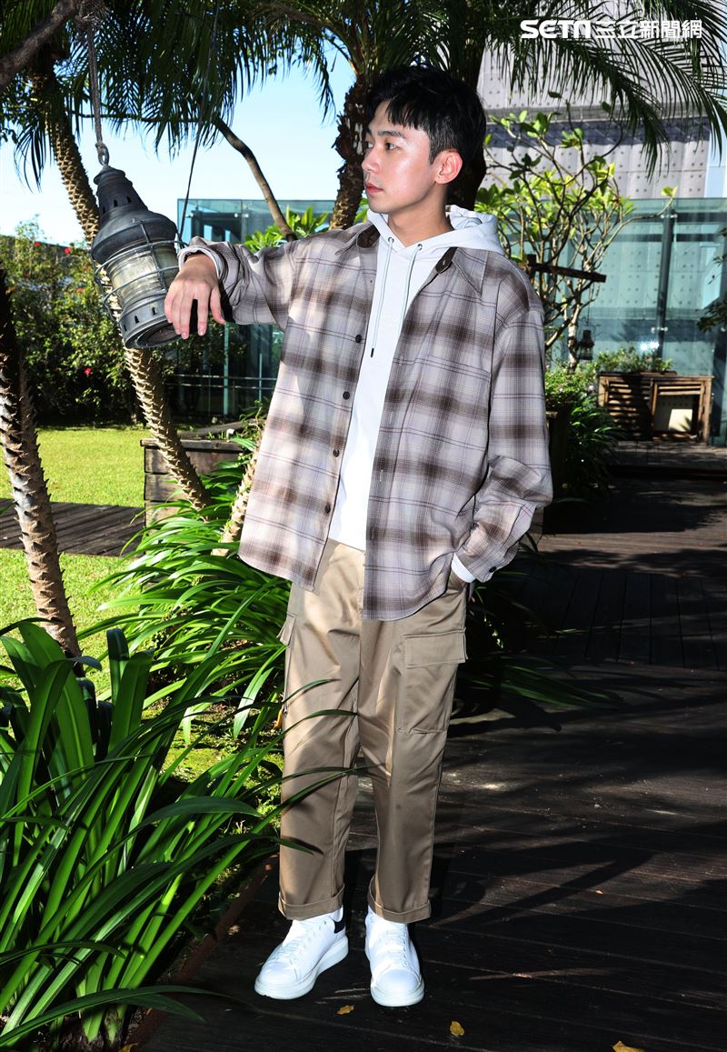 「屋簷下」陳玹宇三立新聞網專訪。（記者邱榮吉/攝影）