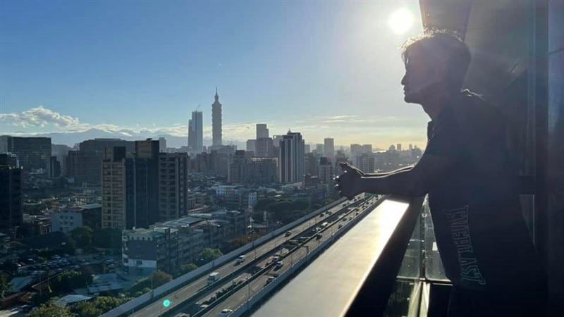 台劇男神「開箱豪宅照」遭秒肉搜驚呆