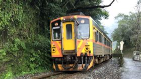 平溪線支線南下列車4724班次列車擦撞2女 圖／為新北消防局提