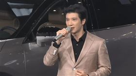 王力宏才剛參加代言知名汽車活動，隔一天就被宣布終止合作（圖／翻攝自微博）