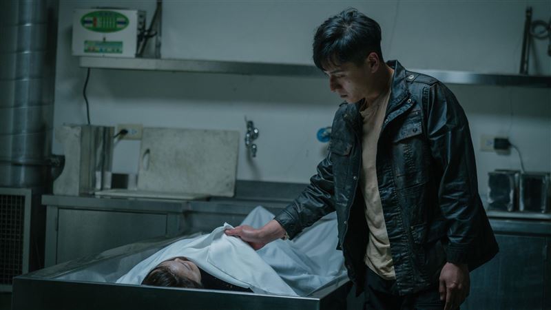 愛妻躺冰冷停屍間　影帝崩潰喊找兇手