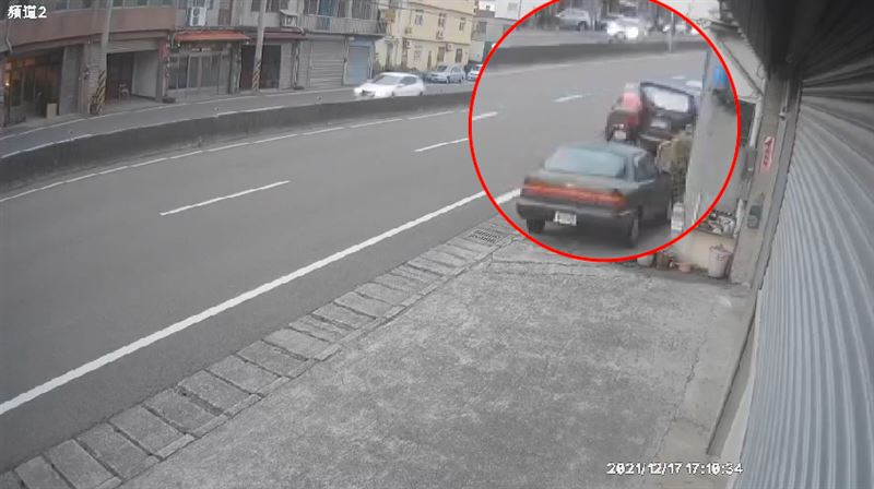 新竹酒醉子載老母外出　自撞轎車雙亡