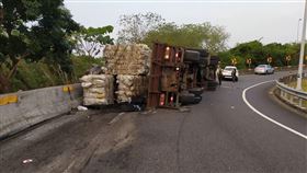 國道3號,台南,東山服務區,聯結車,翻覆