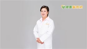 長庚醫院婦產科陳芳萍醫師表示，根據統計，台灣婦女一生中有 1/3 機會會因骨鬆症發生脊椎、髖部、或腕部骨折;男性則有 1/5 的機會。