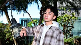 「屋簷下」陳玹宇三立新聞網專訪。（記者邱榮吉/攝影）