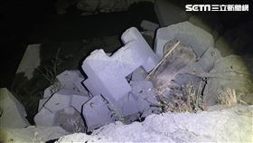 台中市石岡水壩下游消波塊發現1具無頭屍體。（圖／翻攝畫面）