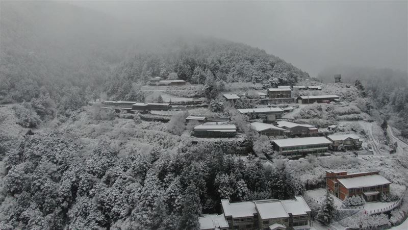 準備迎寒流　李富城：兩座山有望降雪