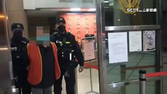 枕頭下有槍！男住飯店換房忘帶走遭逮