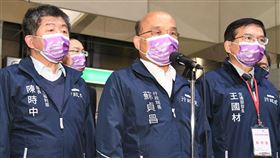 行政院長蘇貞昌20日視察桃園機場。（圖／行政院提供）