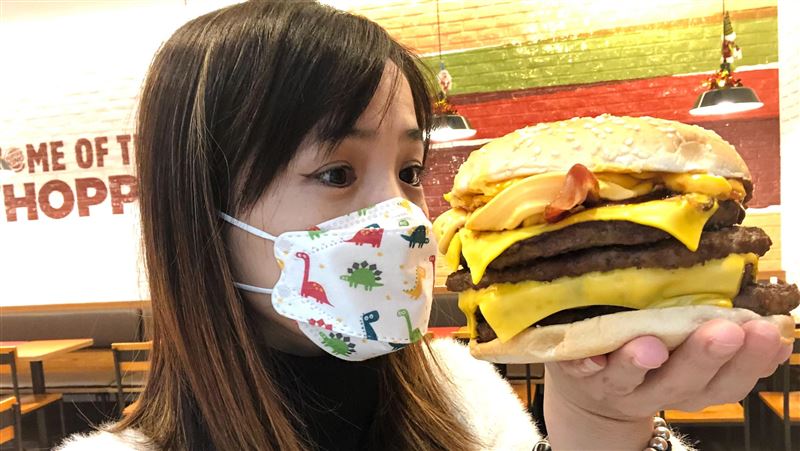 超肉欲！漢堡王17.6盎司牛肉排堡