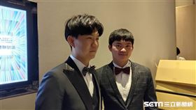 ▲江坤宇與林靖凱都獲得金手套。（圖／記者蕭保祥攝影）