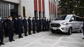 雲林縣警局長朱宗泰病逝，同僚列隊悲送。（圖／記者李忠憲翻攝）