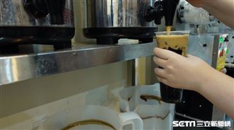 一杯奶茶8成料賣50元　老闆曝原因