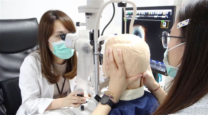 7歲童近視度數狂飆　竟因太內向乖巧