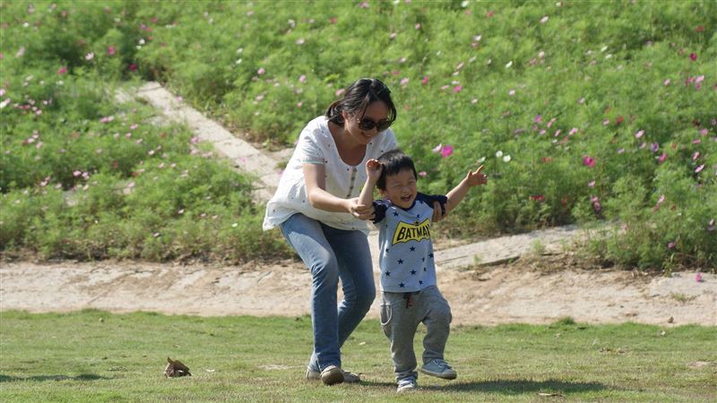 爸姓「曹」幫獨子取名　老師一叫笑了