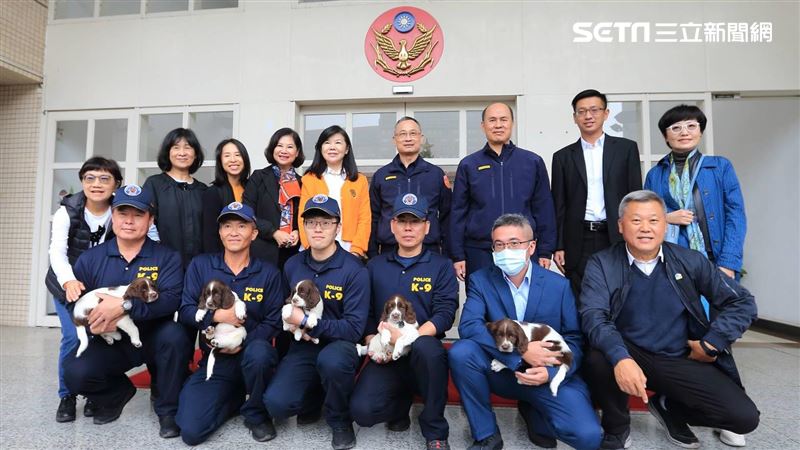 潘維剛捐史賓格犬　9名犬將投入緝毒