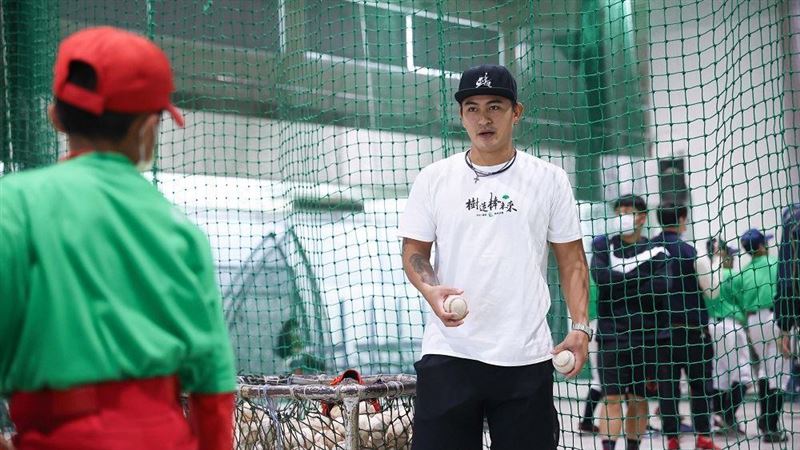 林子偉二壘安打邦威　歐飛登遭到8轟