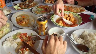 聚餐太熱走出餐廳　40歲男下秒腦中風倒地