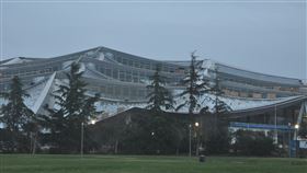 谷歌總部新園區  帳篷屋頂綠建築搜尋引擎谷歌的矽谷總部正進行拓建，新的辦公園區有如帳篷般的波浪形屋頂引人注目，且有助節能減碳。中央社記者周世惠舊金山攝  110年12月22日