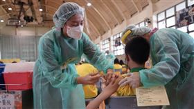 圖／台北市教育局提供,學生接種BNT