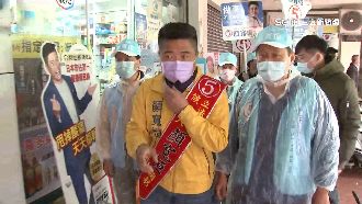 昔遭陳柏惟撞傷　翁獲顏寬恒贈代步車