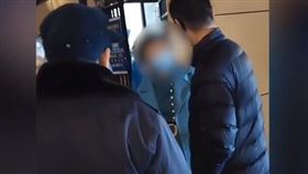 拒配合防疫！西安大媽嗆「我住美國7年非平民」惹怒全網（圖／翻攝自微博＠九派新聞）