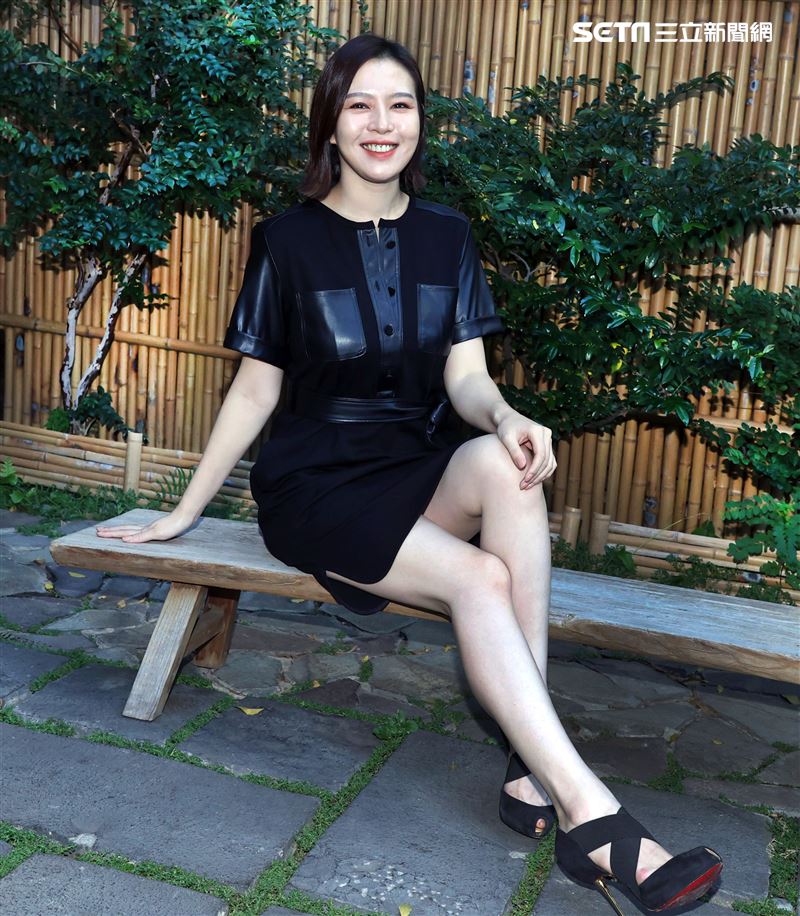 劉品言三立新聞網專訪。（記者邱榮吉/攝影）