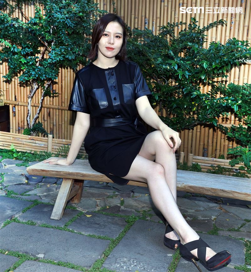 劉品言三立新聞網專訪。（記者邱榮吉/攝影）