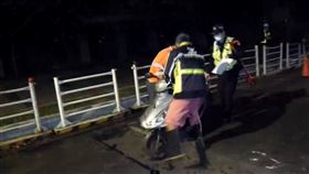 坑洞,機車,板橋,新北市,道路施工,