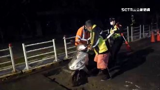 板橋阿伯騎車趕上班　硬闖工地慘跌坑