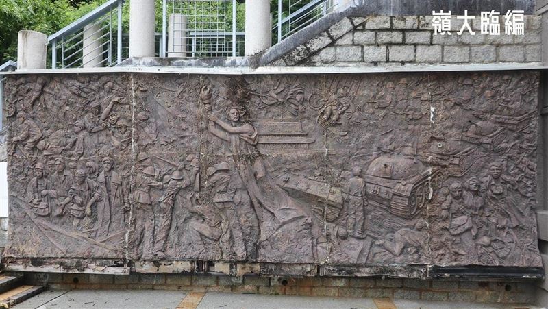 港中大嶺大　移除民主女神像六四浮雕