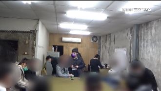 年關將近想靠賭翻身　蔬果倉庫藏賭場