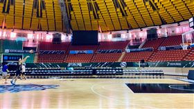 ▲高雄鋼鐵人主場首戰，推出「百萬中場Logo Shot」活動。（圖／高雄鋼鐵人球團提供）