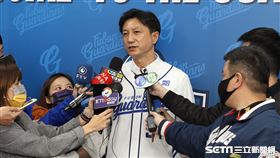 ▲富邦悍將一軍總教練丘昌榮受訪。（圖／記者劉彥池攝影）