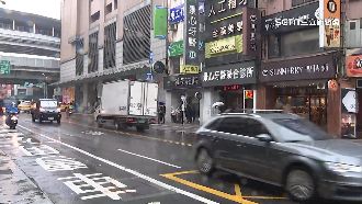 違停不滿被開單！小黃運將嗆聲攔警車