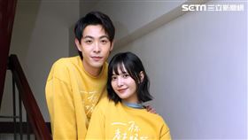 一杯熱奶茶的等待吳子霏、連晨翔三立新聞網專訪。（記者邱榮吉/攝影）