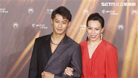 東奧金牌郭婞淳和銀牌楊勇緯出席金曲32擔任頒獎人。（記者/邱榮吉/攝影）。（記者/邱榮吉/攝影）