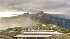 玉山下雪（圖／中央氣象局提供）