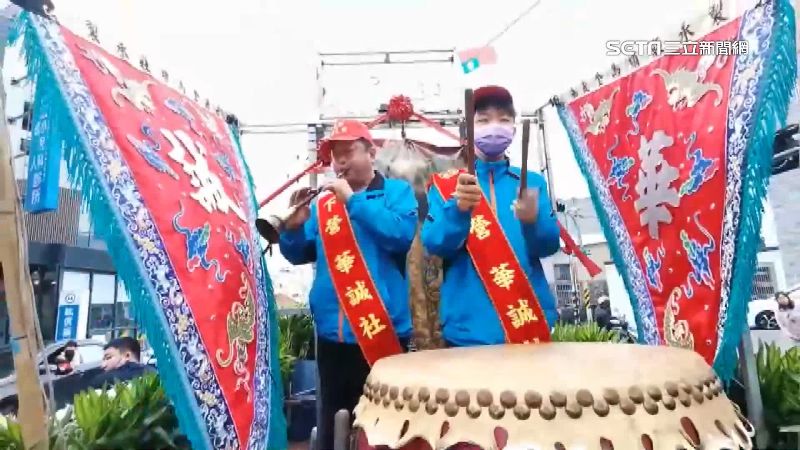 陣頭遶境響起耶誕歌　另類演奏引話題