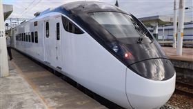 ▲台鐵新購EMU3000型城際列車即將正式投入營運，今（8）日試乘的台東鄉親均很滿意（圖／交通部提供）