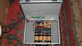 炸彈
https://www.flickr.com/photos/remysharp/236311444/in/photolist-mTaaf-XcTsc3-WRFwtG-XoNgwJ-a6mnqm-2izx8bz-a2iQVR-brhxk3-2j3A5yd-S1z6Jp-8VAiY5-7onyR2-7ortAE-zSYL1-7onyJ4-2kYSeT3-4tLQLE-c9WZe5-66HQ9j-