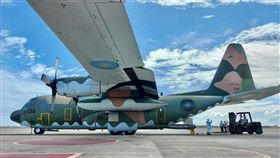 台灣空軍運物資馳援菲律賓 台商肯定助雙邊關係。外交部臉書