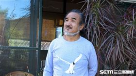 「尋找神話之鳥」導演梁皆得三立新聞網專訪。（記者邱榮吉/攝影）