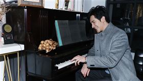 謝佳見舞台劇同學會同鞋三立新聞網專訪。（記者邱榮吉/攝影）