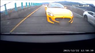 惡劣！超跑國道上花式逼車　險象環生